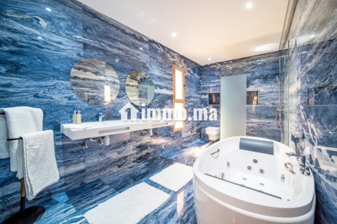 vente-luxueuse-villa-front-golf-big-10