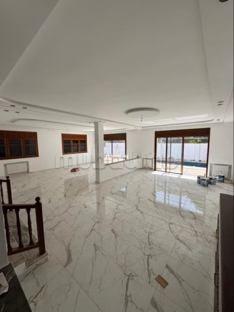 Maison de luxe à louer à Souissi. 5 chambres. Air conditionné et cheminée - Location Immobilier - Rabat - photo 4