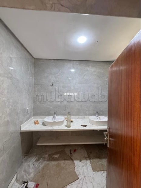 Maison de luxe à louer à Souissi. 5 chambres. Air conditionné et cheminée - Location Immobilier - Rabat - photo 5