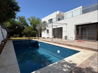 Maison de luxe à louer à Souissi. 5 chambres. Air conditionné et cheminée - Villa à louer - Rabat