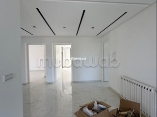 Maison de luxe à louer à Souissi. 5 chambres. Air conditionné et cheminée - Villa à louer - Rabat