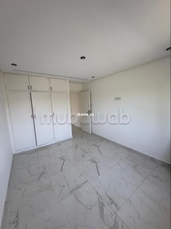 maison-de-luxe-a-louer-a-souissi-5-chambres-air-conditionne-et-cheminee-big-9