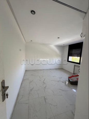 maison-de-luxe-a-louer-a-souissi-5-chambres-air-conditionne-et-cheminee-big-11