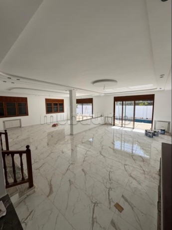 maison-de-luxe-a-louer-a-souissi-5-chambres-air-conditionne-et-cheminee-big-3