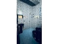 location-saisonniere-a-hay-al-farah-3-grandes-pieces-salon-traditionnel-antenne-parabolique-generale-small-3