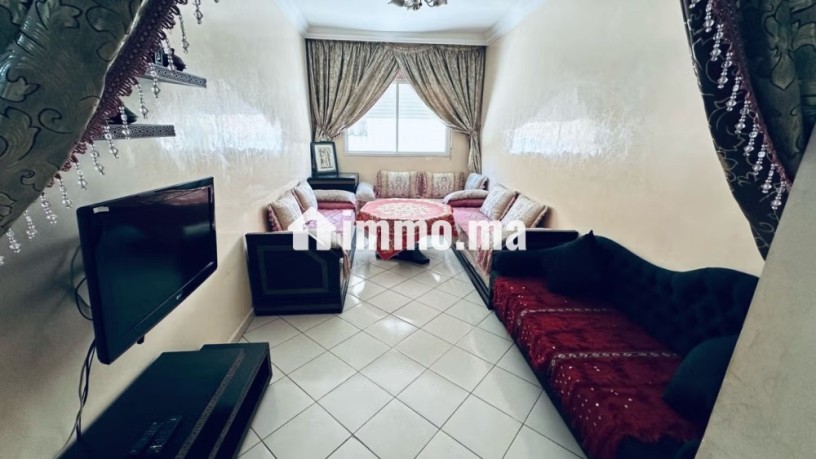 location-saisonniere-a-hay-al-farah-3-grandes-pieces-salon-traditionnel-antenne-parabolique-generale-big-2