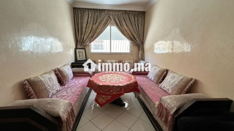 location-saisonniere-a-hay-al-farah-3-grandes-pieces-salon-traditionnel-antenne-parabolique-generale-big-4