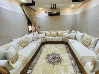 appartement-de-vacances-a-louer-a-hay-mohammadi-surface-de-64-m2-salon-typique-marocain-residence-securisee