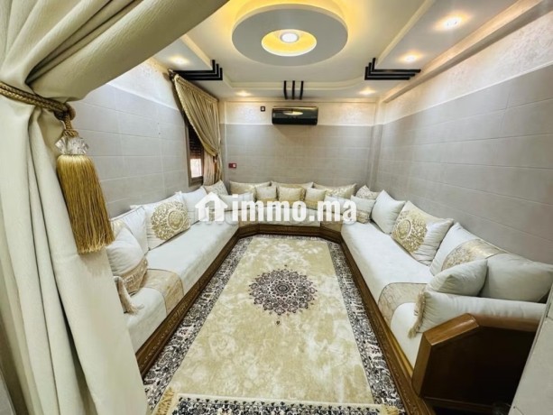appartement-de-vacances-a-louer-a-hay-mohammadi-surface-de-64-m2-salon-typique-marocain-residence-securisee-big-7