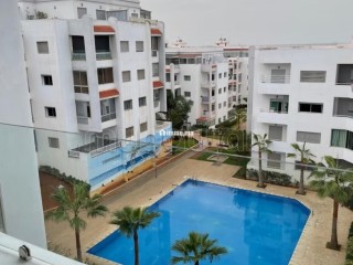 joli-appart-meuble-pour-les-vacances-avec-piscine