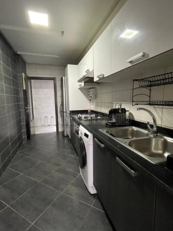 joli-appart-meuble-pour-les-vacances-avec-piscine-big-9