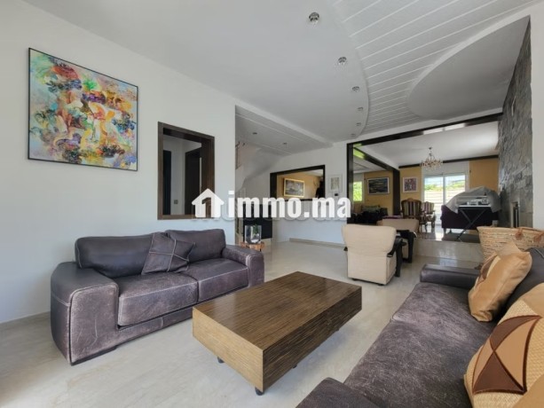 villa-triplex-avec-piscine-a-anfa-big-2