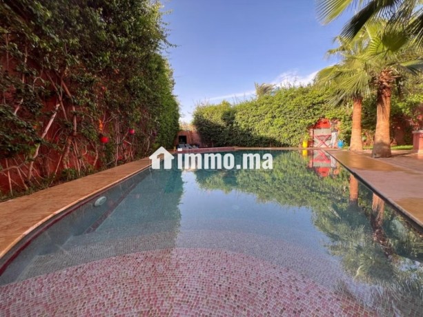 belle-villa-avec-grande-piscine-big-2