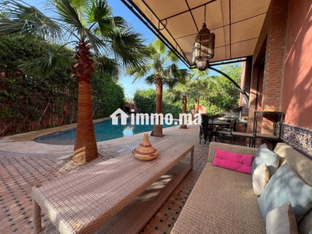 belle-villa-avec-grande-piscine-big-3