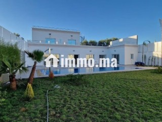 villas-de-luxe-a-louer-a-asilah-surface-de-600-m2-porte-blindee-et-residence-securisee