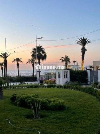 appartement-de-luxe-piscine-au-bord-de-la-mer-big-3