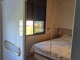 Location saisonnière à De La Plage. 5 pièces. Antenne parabolique, résidence sécurisée - Appartement à vendre - Tanger