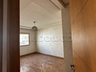 avec-4-chambres-apprt-vide-a-oasis-square