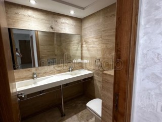 Avec 4 chambres Apprt vide à oasis square - Appartement à louer - Casablanca
