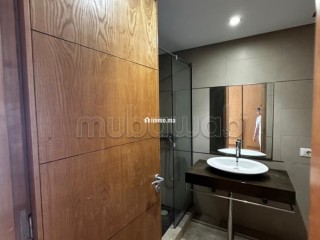Avec 4 chambres Apprt vide à oasis square - Appartement à louer - Casablanca