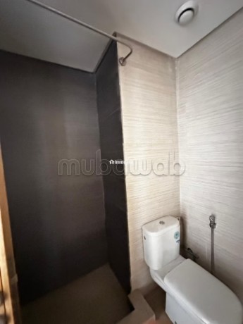 avec-4-chambres-apprt-vide-a-oasis-square-big-4