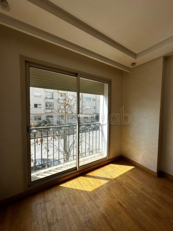 avec-4-chambres-apprt-vide-a-oasis-square-big-7