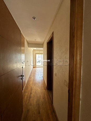 avec-4-chambres-apprt-vide-a-oasis-square-big-8