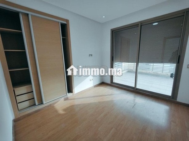 appartement-terrasse-a-louer-a-borgougne-160m-big-5