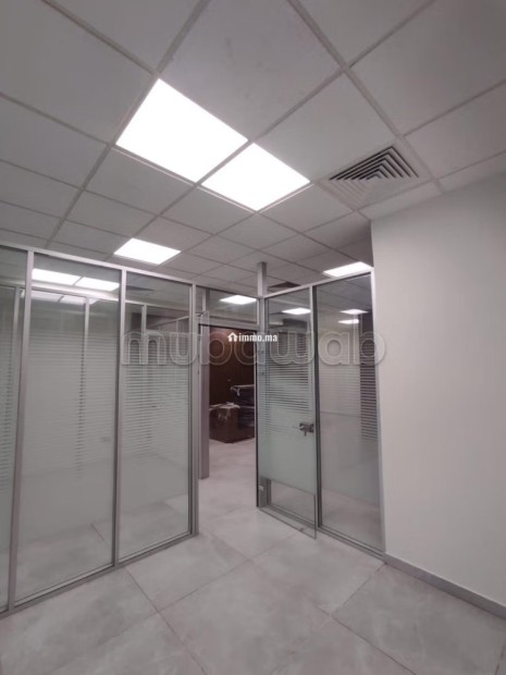 Bureau professionnel 93m2 Moderne et bien situé - Location Immobilier - Casablanca - photo 8