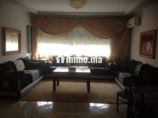 location-saisonniere-a-hamria-5-pieces-confortables-porte-blindee-salon-marocain