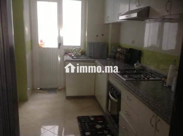 location-saisonniere-a-hamria-5-pieces-confortables-porte-blindee-salon-marocain-big-11