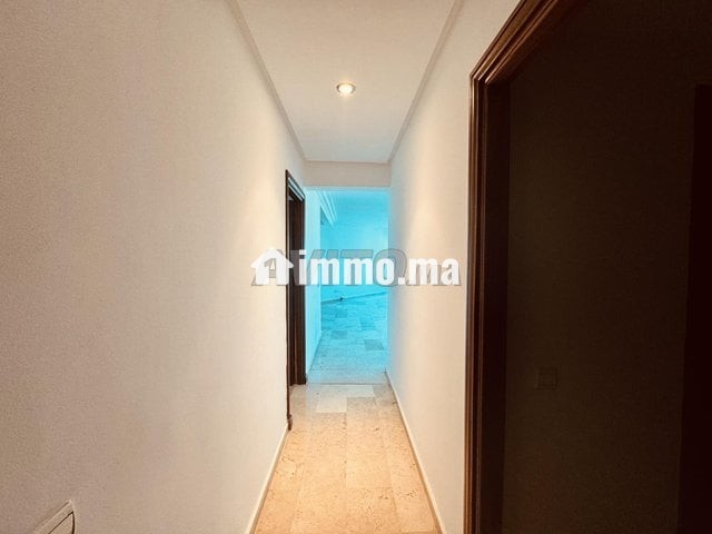 Bureau Prestigieux Avenue Annakhil - Location Immobilier - Rabat - photo 7