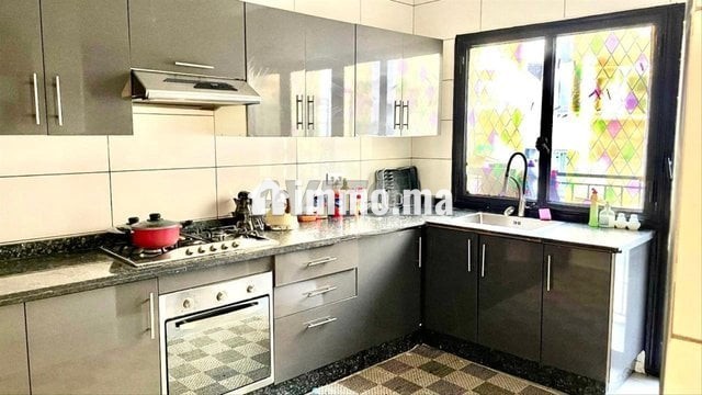 appartement-vide-a-louer-160-m2-style-riad-big-16