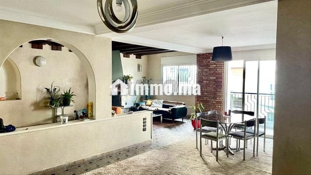 appartement-vide-a-louer-160-m2-style-riad-big-2