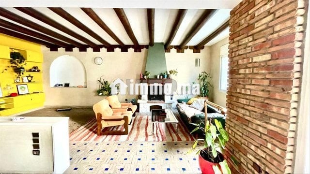 appartement-vide-a-louer-160-m2-style-riad-big-3
