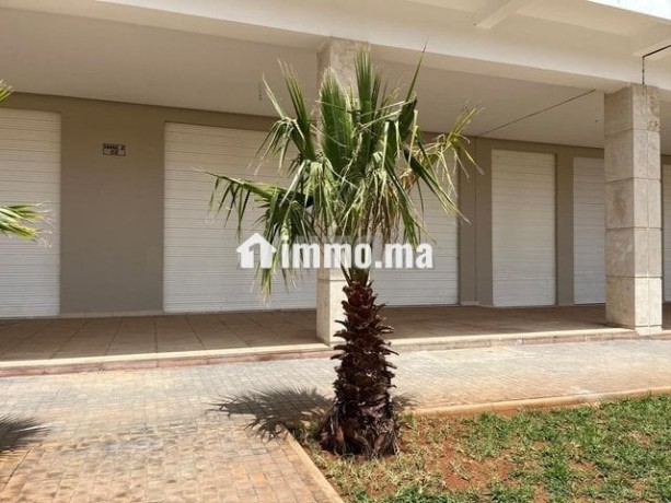 local-commercial-a-vendrelouer-avec-zone-darcade-big-3