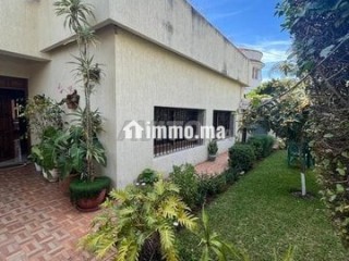 vente-villa-bien-placee-hay-riad