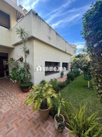 vente-villa-bien-placee-hay-riad-big-0
