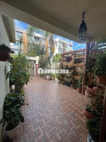 vente-villa-bien-placee-hay-riad-big-8