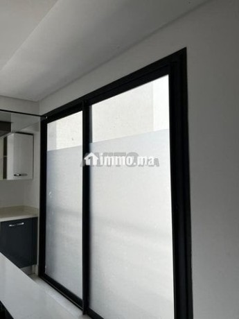 en-face-hotel-le-marly-apprt-a-racine-vide-big-1