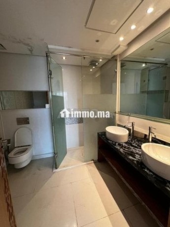 en-face-hotel-le-marly-apprt-a-racine-vide-big-6