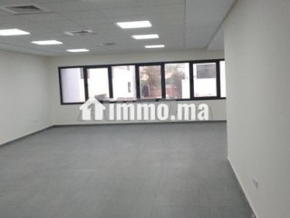 des-bureaux-h-stand-a-oasis-a-partir-300-m