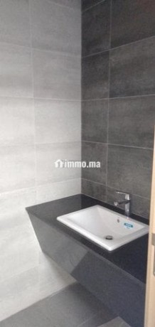 des-bureaux-h-stand-a-oasis-a-partir-300-m-big-5