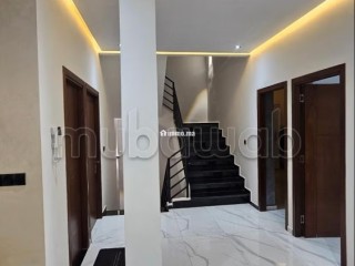 Magnifique villa à vendre à Touabel. 4 chambres. Environnement calme avec vue sur la montagne, porte blindée - Villa à vendre - Tetouan
