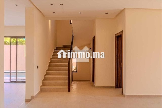 104507-Vente Villa à Marrakech Jawhar de 396 m² - Vente Immobilier - Marrakech - photo 5