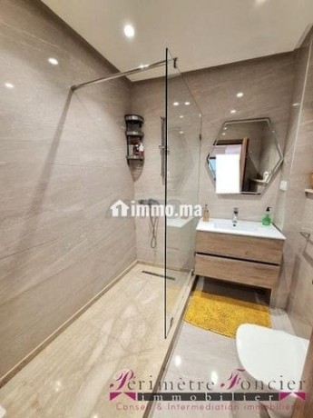 quartier-hopitaux-appt-a-louer-meuble-4-chambres-big-9