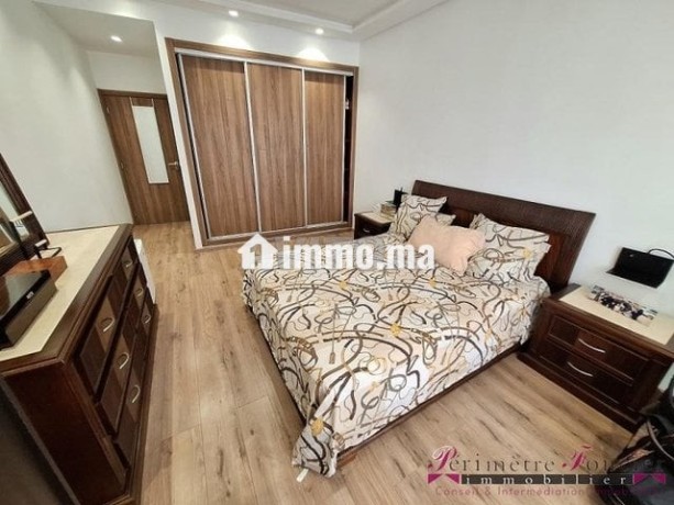 quartier-hopitaux-appt-a-louer-meuble-4-chambres-big-4