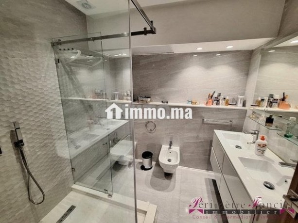 quartier-hopitaux-appt-a-louer-meuble-4-chambres-big-5