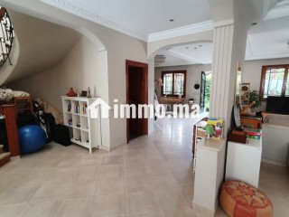 Superbe villa 500 m2 à usage bureau quartier oasis - Villa à louer - Casablanca