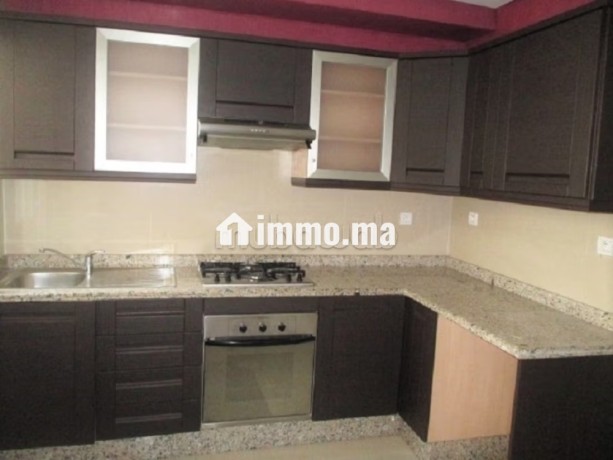 studio-vide-luxe-50m2-bourgogne-ouest-ss-vis-avis-big-0